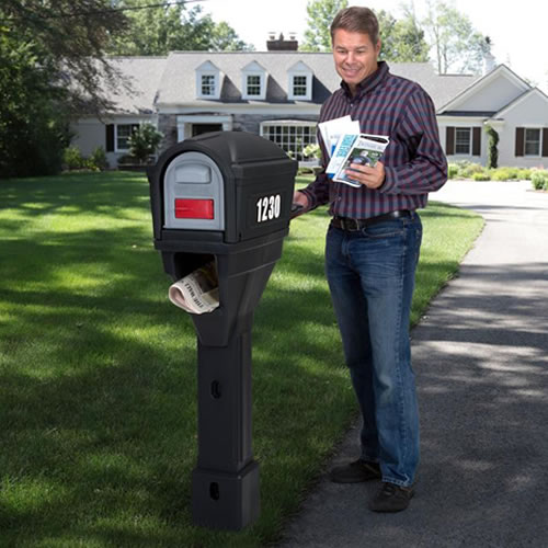 耐久性のある組立式プラスチック製メールボックス。