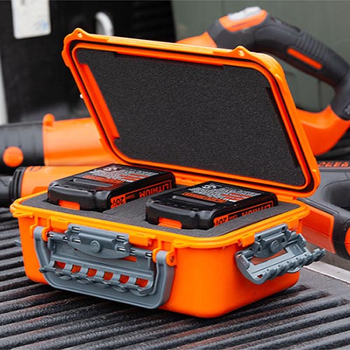 DRI-LOC により防水性と気密性に優れたアウトドアにも最適なケース