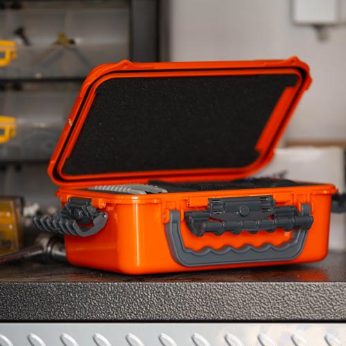 DRI-LOC により防水性と気密性に優れたアウトドアにも最適なケース