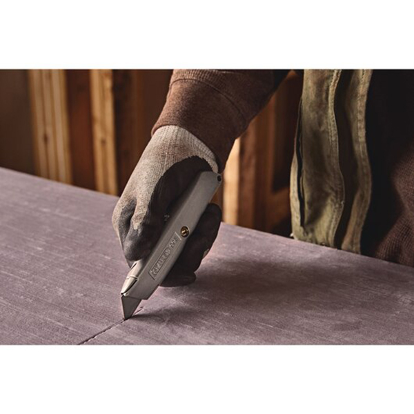 アメリカンユーティリティナイフ定番モデル。