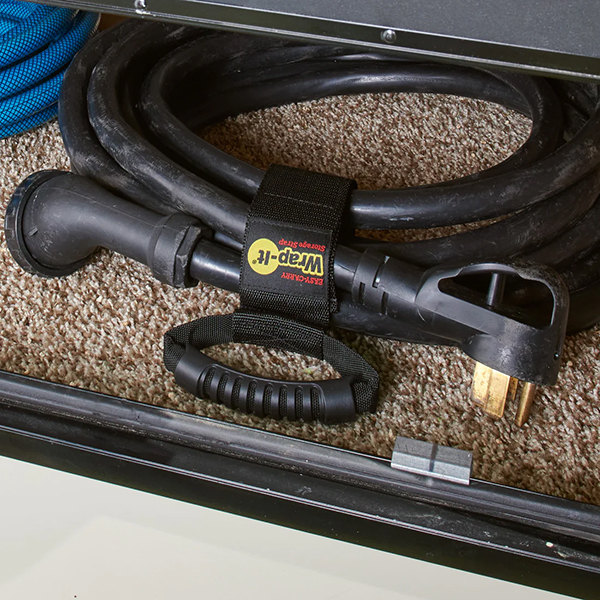 重量物の持ち運びに便利なキャリーストラップ。