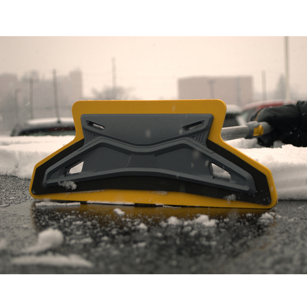 革新的なヘッドデザインにより細部までの除雪に対応。