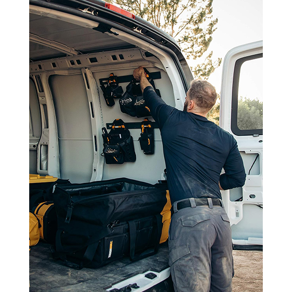 TOUGHBUILT ClipTechハブを使用しポーチをスマートに保管