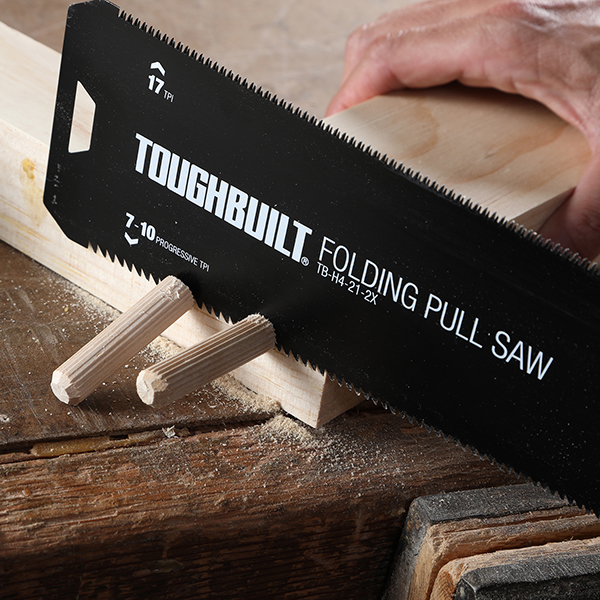 TOUGHBUILTヘビーデューティー折り畳み式両刃ノコギリ。