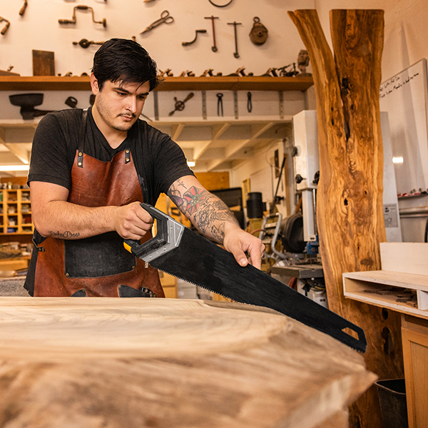 TOUGHBUILTヘビーデューティー24インチハンドソー。