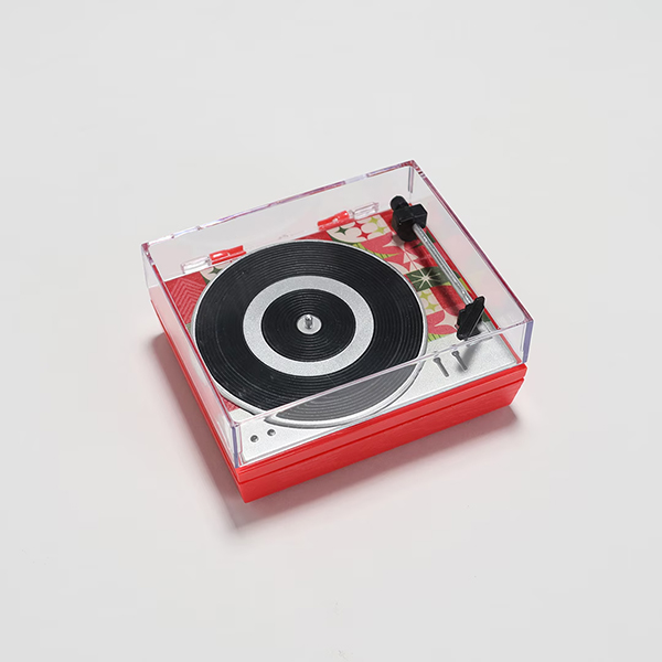 ミニチュア・レコードプレーヤーで楽しむクリスマス。