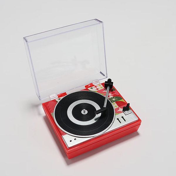 ミニチュア・レコードプレーヤーで楽しむクリスマス。