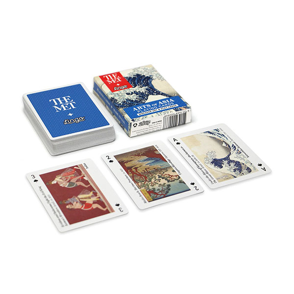 世界中を旅していたバックパッカーが手がけたフレーズトランプ