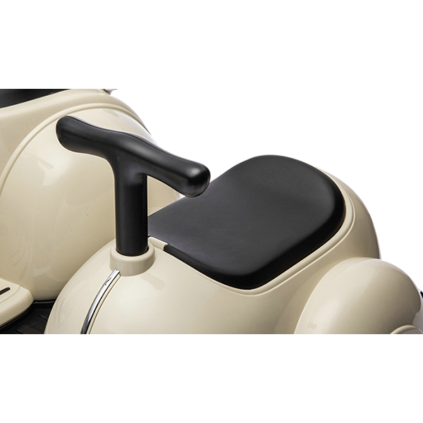 ミニベスパに2人で乗れるサイドカーが付いて登場！